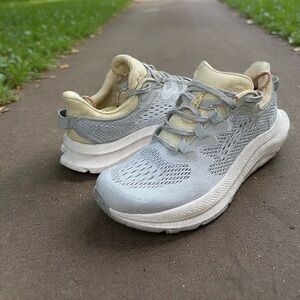 Hoka Kawana Women’s Size 9 Running Shoes Gray Cream Lightweight Trainer